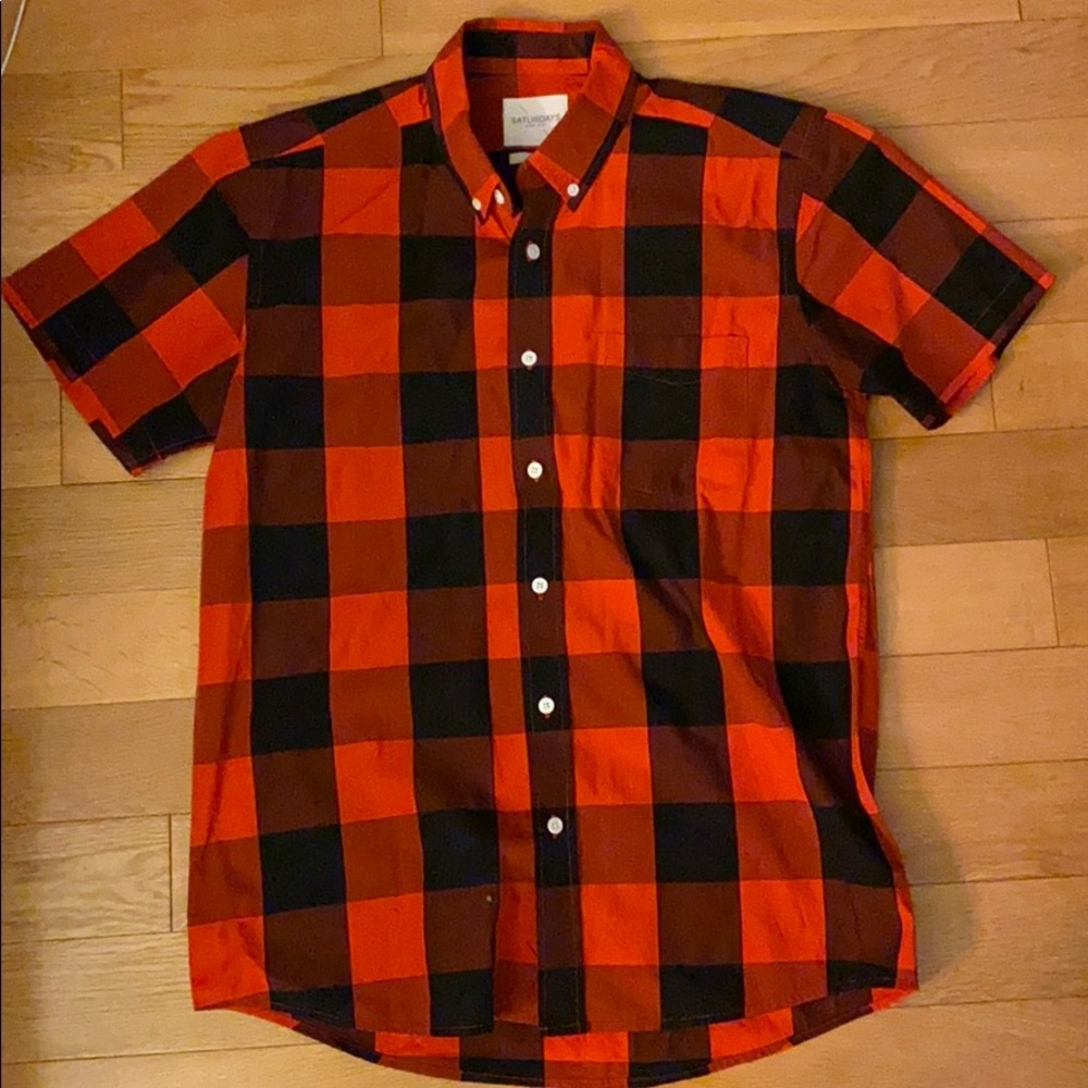 Saturday’s New York City plaid short sleeve shirt